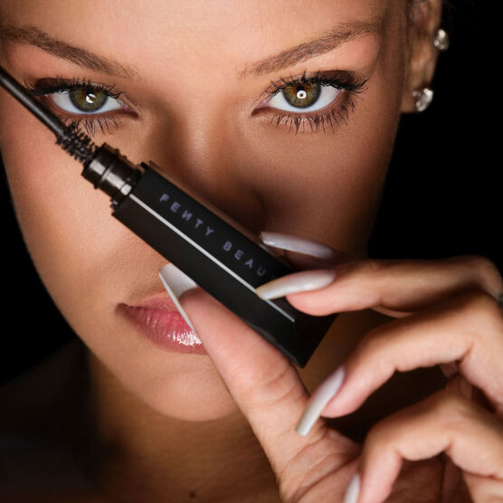 M&aacute;scara de C&iacute;lios Fenty Beauty Hella Thicc Volumizing